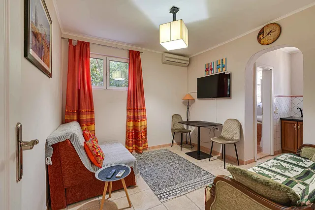 Villa with 3 Separate Apartments – Ideal Investment Opportunity for a Mini-Hotel — photo 53